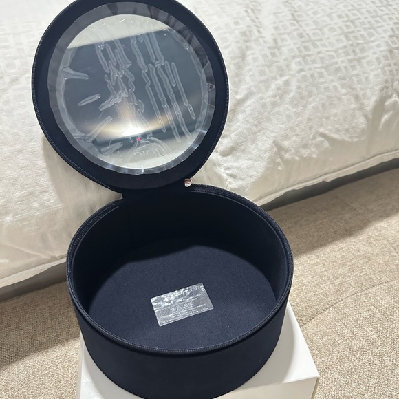 DIOR Beauty Vanity Case Round Makeup Bag With Mirror NEW! - Picture 4 of 6